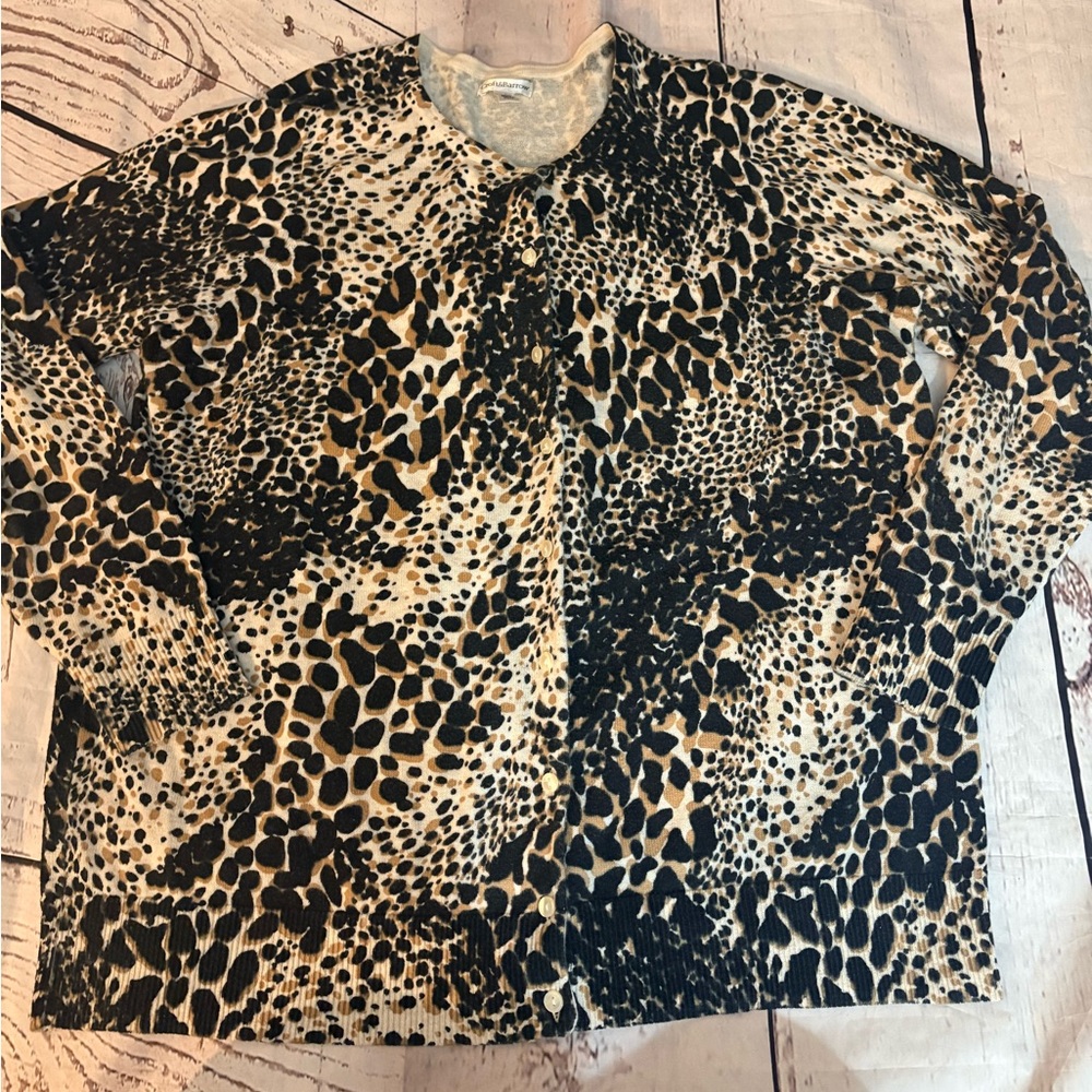Croft & Barrow women’s animal print button Down sweater 1x